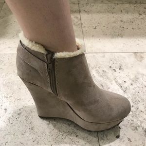 Guess Wedge booties